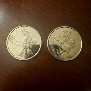 WDW 50th Anniversary Collectible Medallions - Donald and Daisy